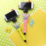 Soporte extensible selfie Cebra bluetooth con disparador para telefonos moviles rosa