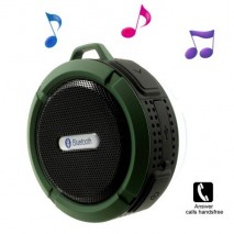 Altavoz Portatil Buetooth resistente al agua verde