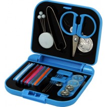 Caja con kit de costura de viaje