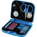 Caja con kit de costura de viaje