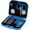 Caja con kit de costura de viaje