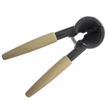 Cascanueces con mango en madera
